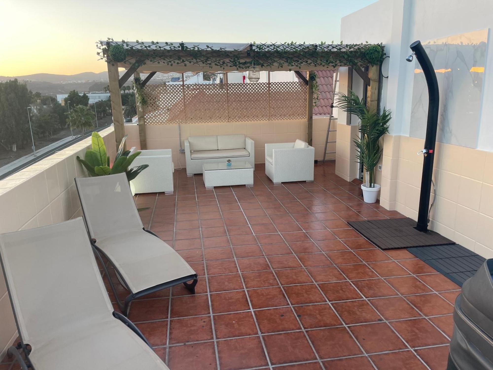 Basement Apartment San Bartolomé Ngoại thất bức ảnh